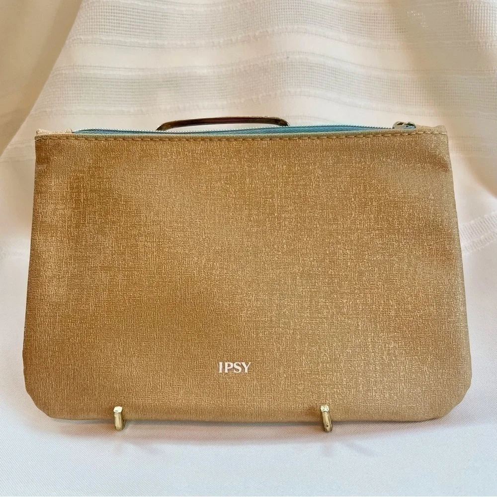 ipsy Glam Bag STAY GOLDEN Gold EUC Like New💄3/$12💄5/$15‎